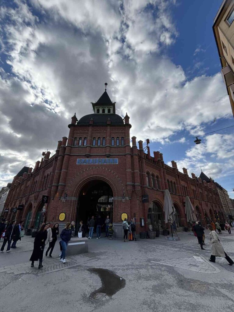 Östermalms Saluhall, mercado para comer en Estocolmo